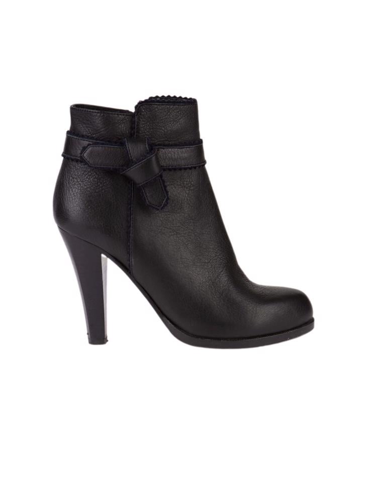 Bayan Siyah SEE BY CHLOE BOT