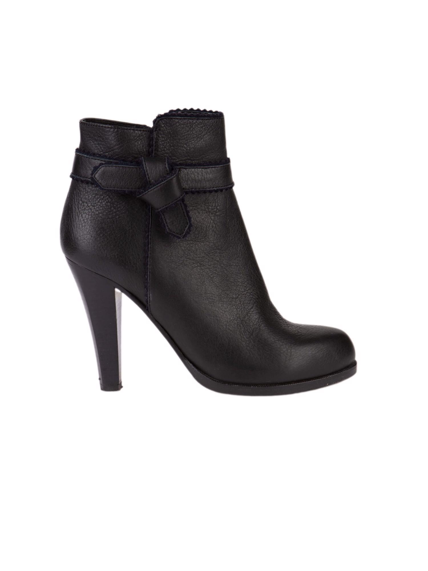 Bayan Siyah SEE BY CHLOE BOT