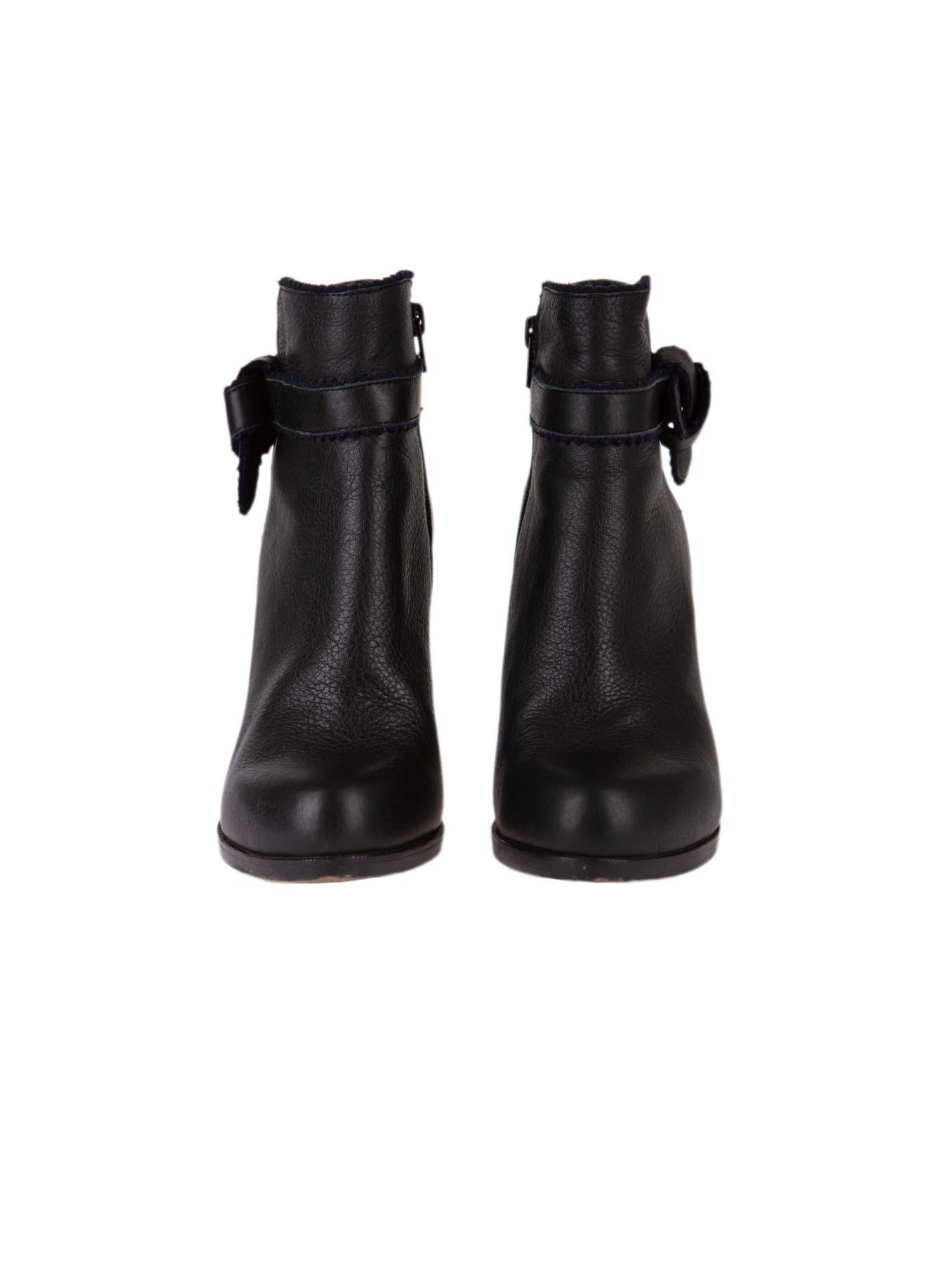 Bayan Siyah SEE BY CHLOE BOT