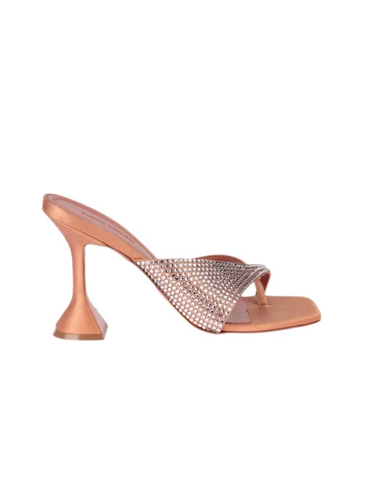 Bayan Bej AMINA MUADDI TERLİK