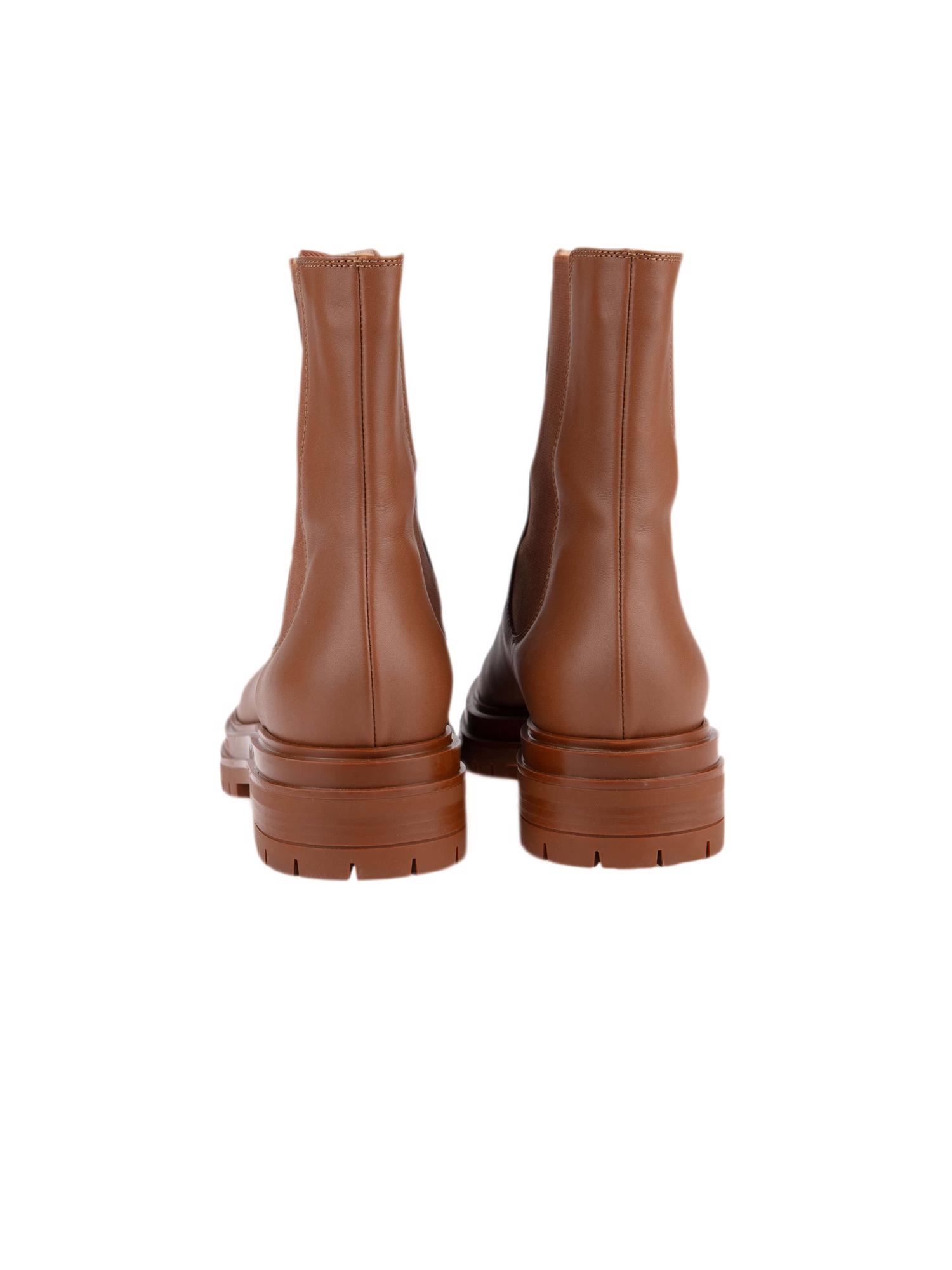 Bayan Kahve GIANVITO ROSSI BOT